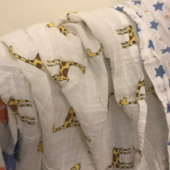 🔥🆕BRAND NEW IN PACKAGE • 3-pack baby blanket - Picture 4 of 5